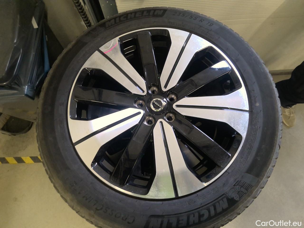  Volvo  XC60  T6 350 Co.Ed.Rec. AWD Aut #1