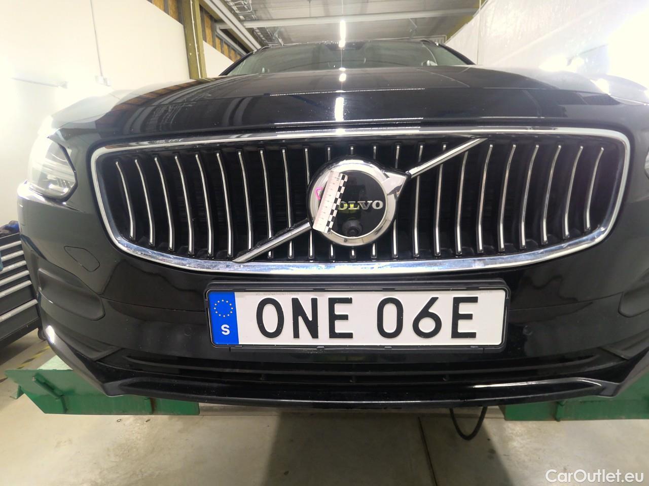  Volvo  V90  B4D 197 Mom.Adv.Ed.FWD Aut #3