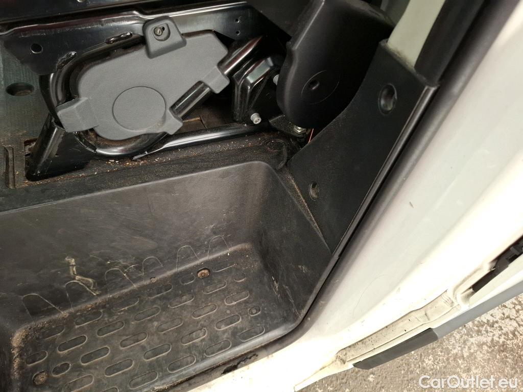  Citroen  Jumper CITROEN  / 2014 / 4P / Fourgon tôlé 33 L1H1 BlueHDi 120 S&S BVM6 Club #40