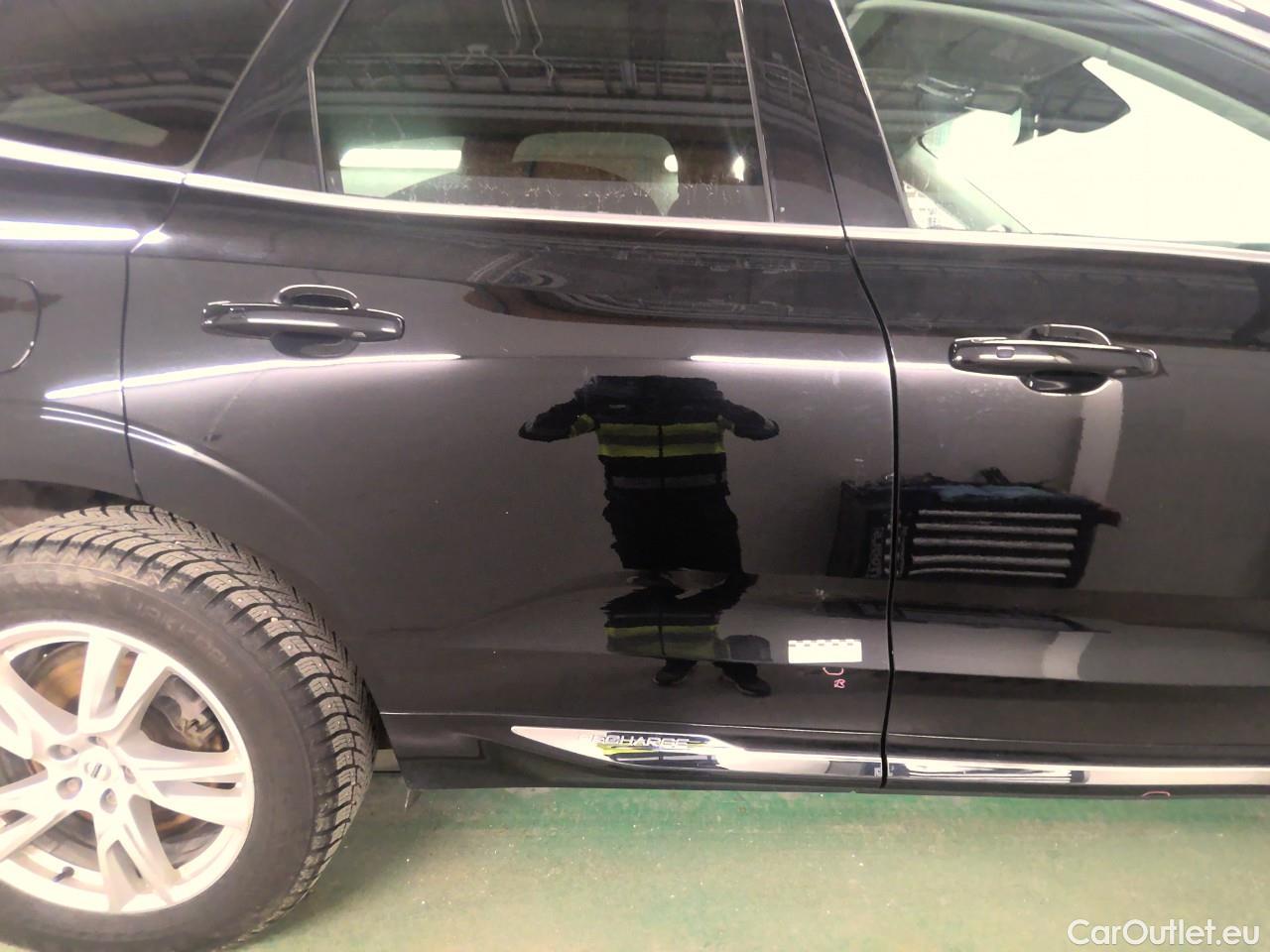  Volvo  XC60  T6 350 Ins.Rec. AWD Aut #12