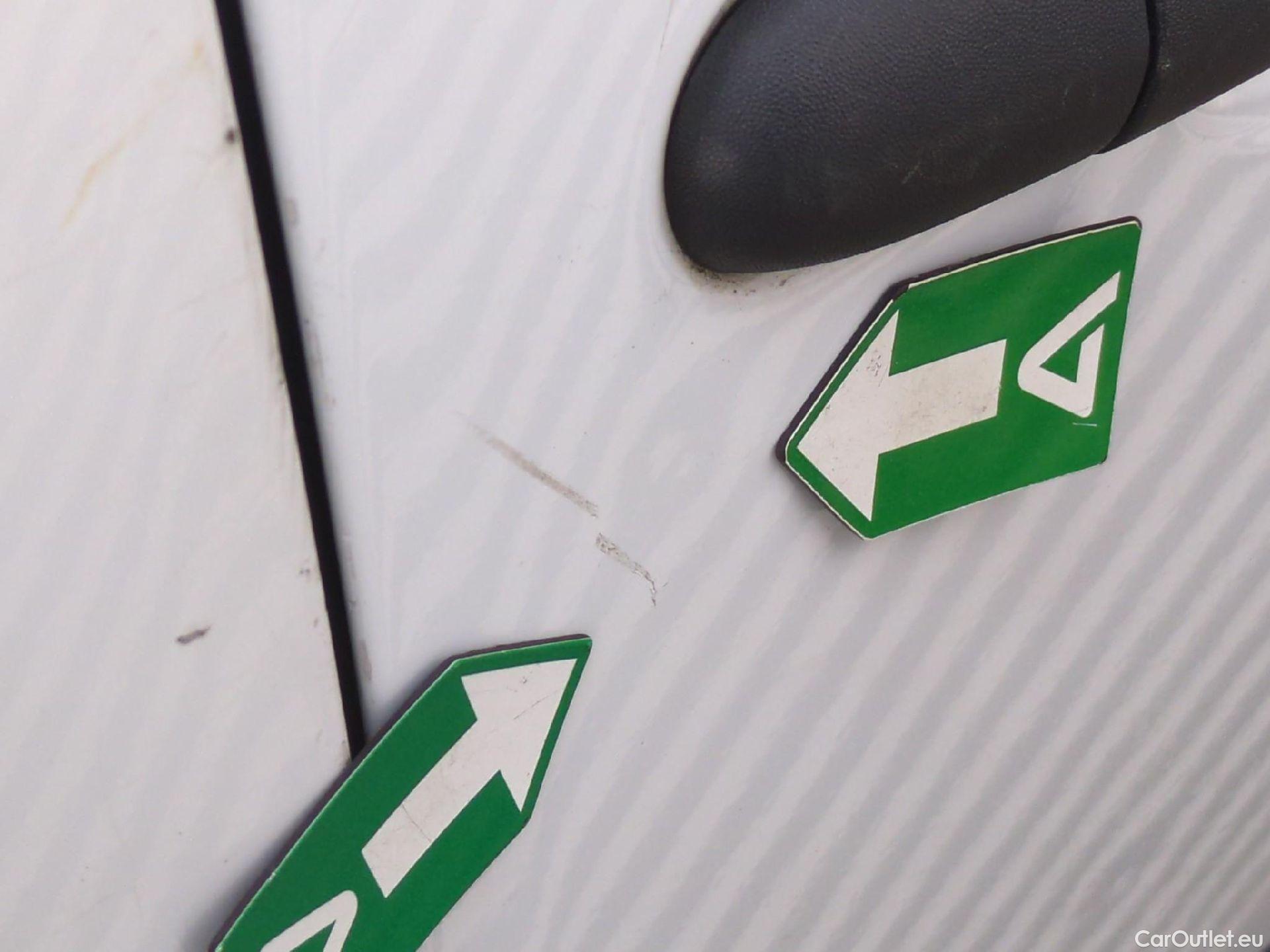  Renault  Kangoo RENAULT  Express / 2013 / 4P / Fourgonnette Gd Volume ExtraRLink - Blue dCi 95 #52