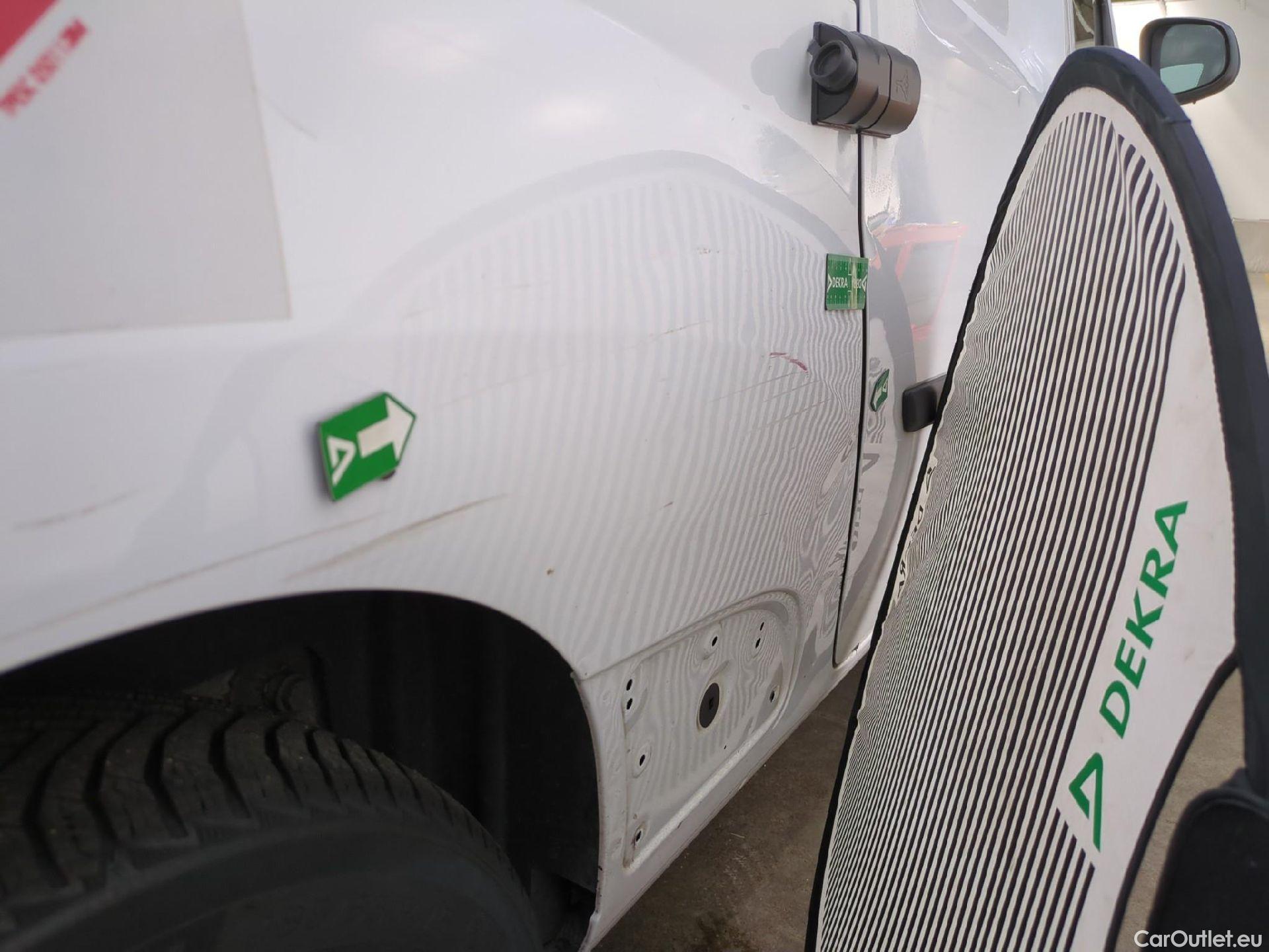  Renault  Kangoo RENAULT  Express / 2013 / 4P / Fourgonnette Gd Volume ExtraRLink - Blue dCi 95 #40