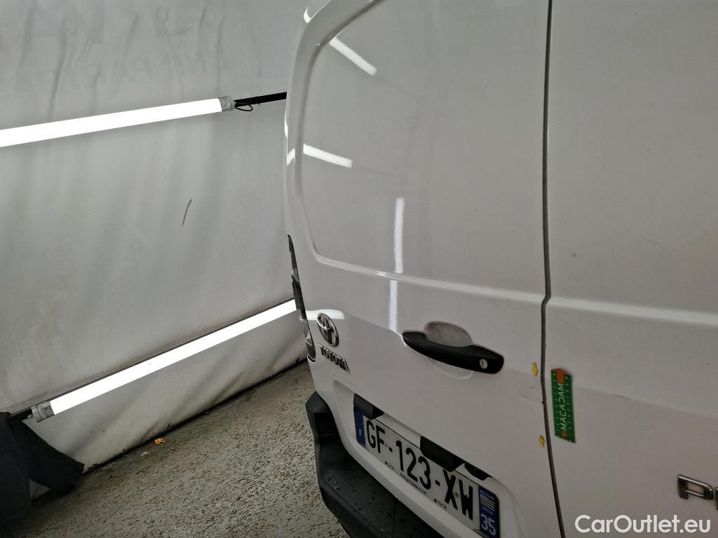  Toyota  Proace TOYOTA  City / 2019 / 4P / Fourgonnette 1.5 Medium 100 D-4D Business #25