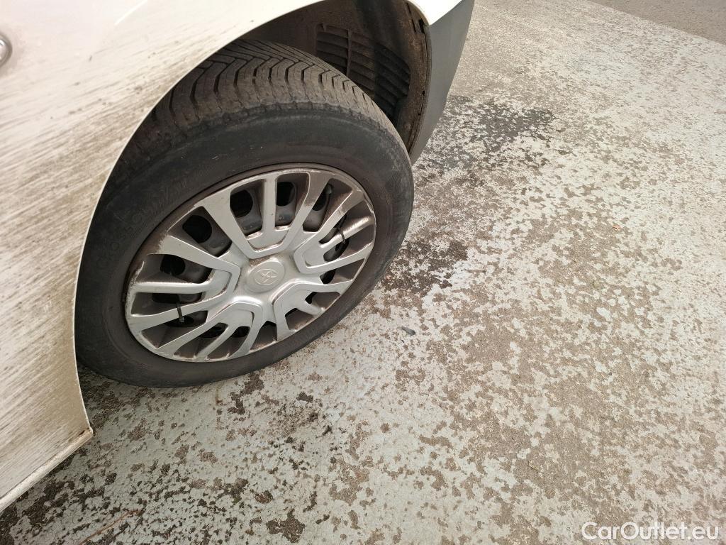  Toyota  Proace TOYOTA  City / 2019 / 4P / Fourgonnette 1.5 Medium 100 D-4D Business #41