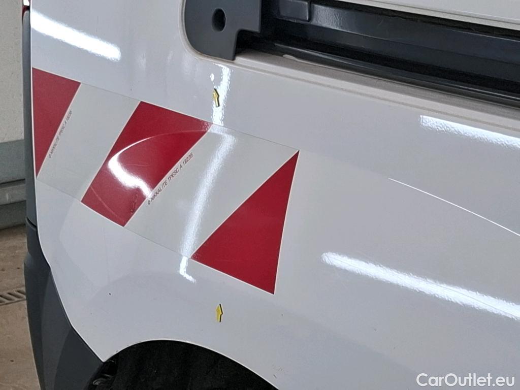  Renault  Kangoo  Express Maxi Extra (Série Spéciale) 1.5 dCi 90CV BVM5 E6 #9