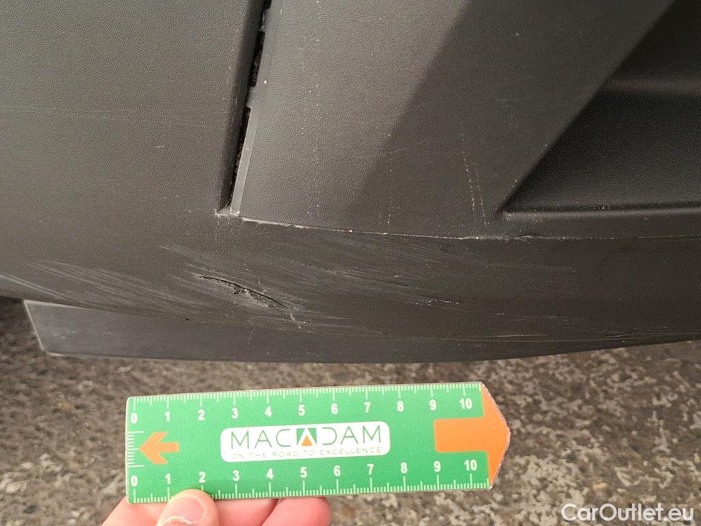  Renault  Trafic  Fourgon L2H1 3T Grand Confort 2.0 dCi 130CV BVM6 E6d #17