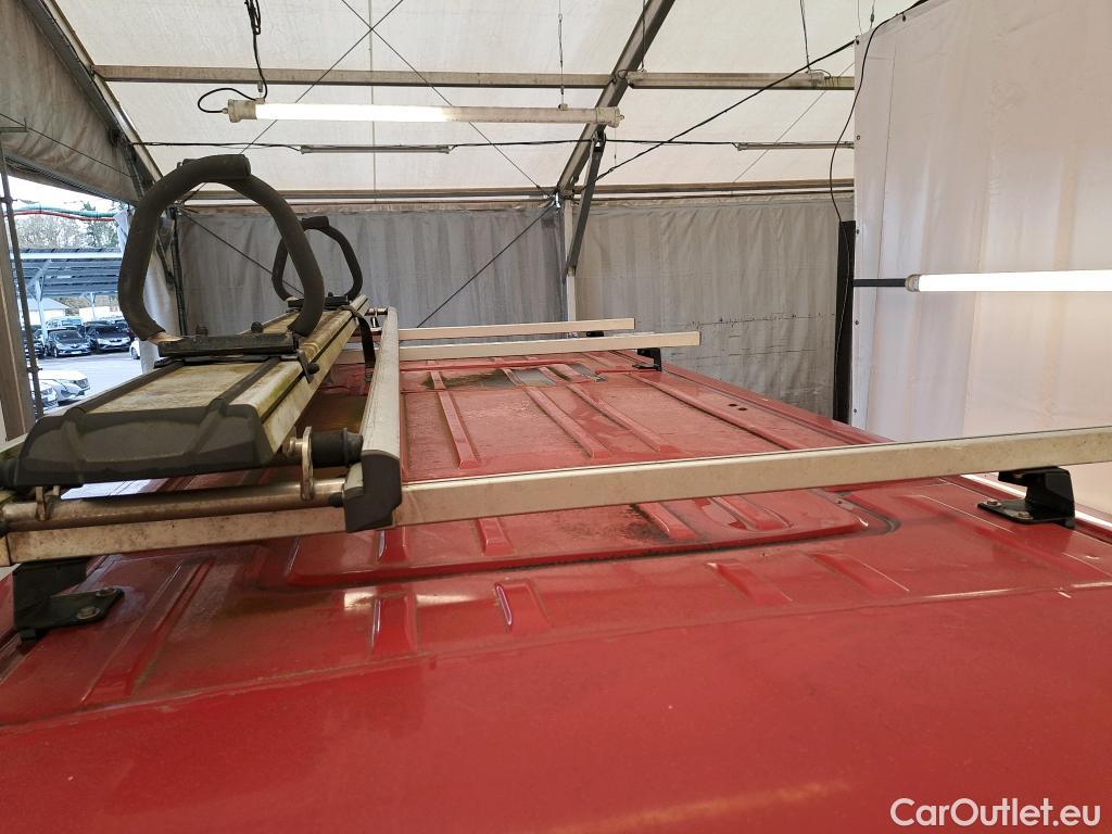  Renault  Master  III Fourgon L2H2 3 5 Grand Confort dCi 130CV BVM6 E6 #19