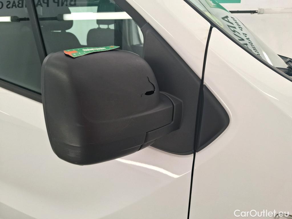  Renault  Trafic RENAULT  / 2019 / 4P / Fourgon tole NV CA GCF L2H1 1200 dCi 120 #24