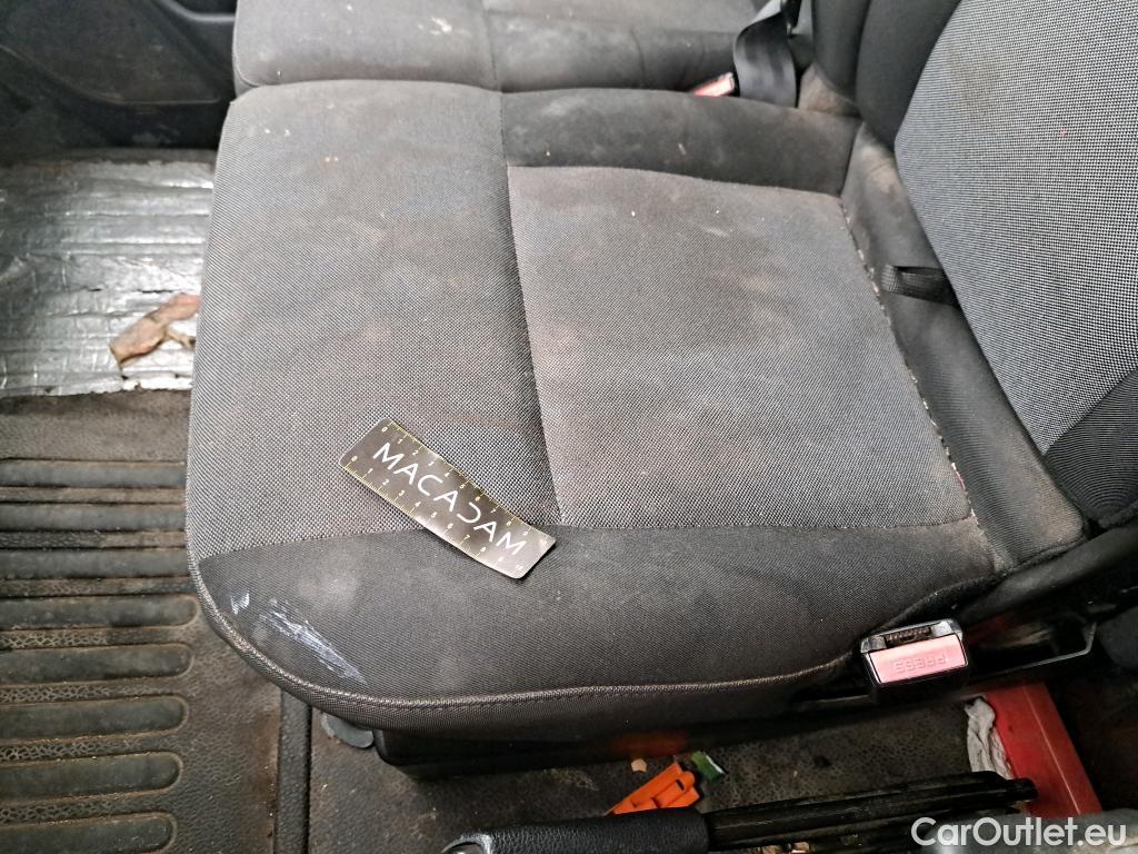  Renault  Master  III Fourgon L2H2 3 5 Grand Confort dCi 130CV BVM6 E6 #15