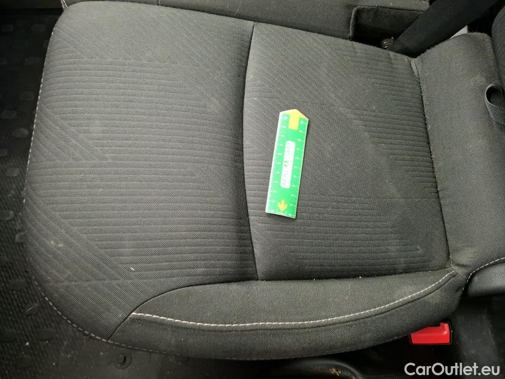  Renault  Trafic  Fourgon L2H1 3T Grand Confort 2.0 dCi 130CV BVM6 E6d #13