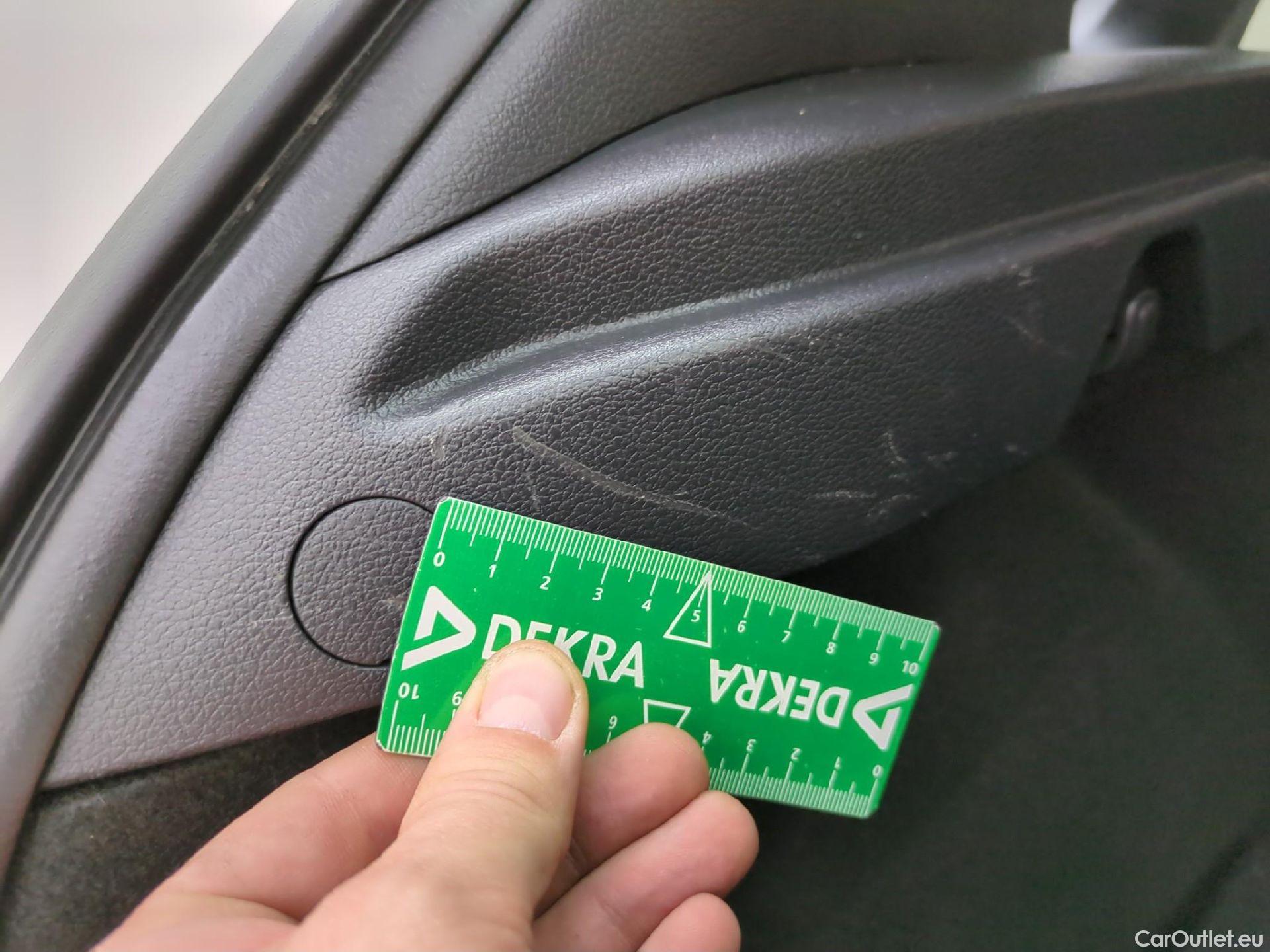  Hyundai  i30  Business 1.6 CRDi 115CV BVA7 E6d #7