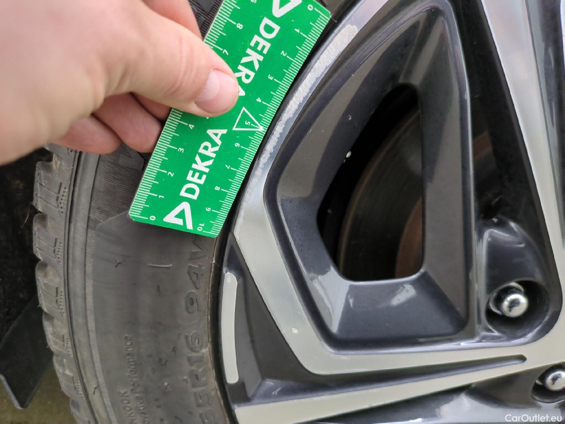  Hyundai  i30  Business 1.6 CRDi 115CV BVA7 E6d #15