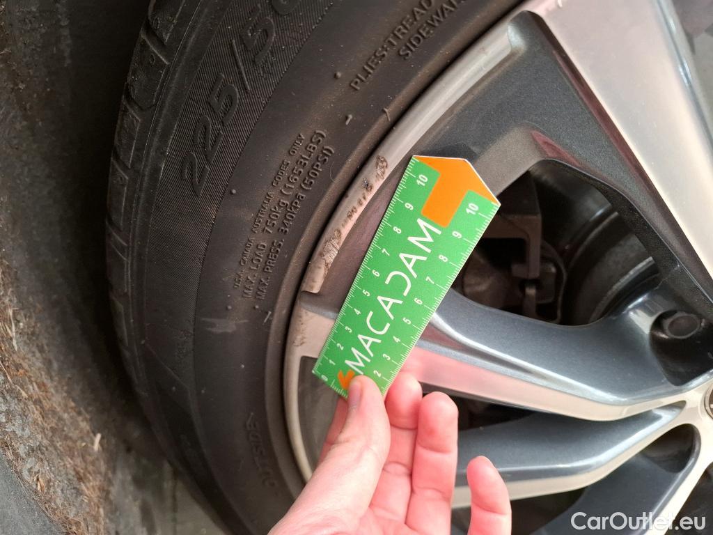  Bmw  Serie 3 BMW Série 3 Berline / 2018 / 4P / Berline 318d 150ch Business Design BVA8 #4