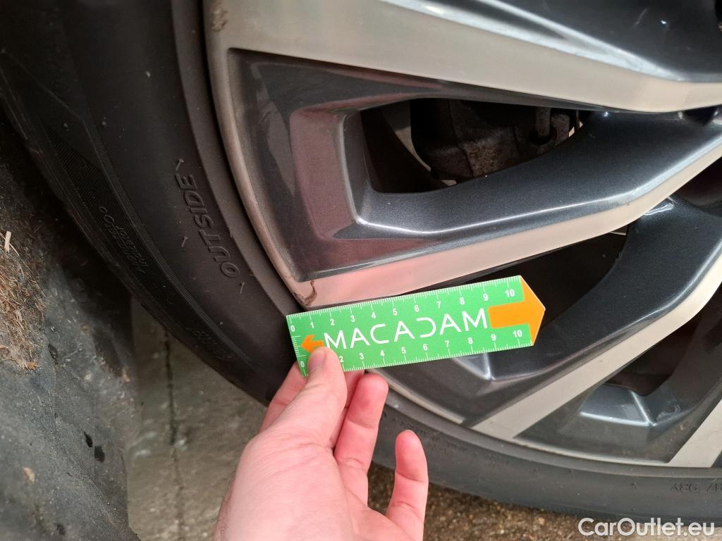  Bmw  Serie 3 BMW Série 3 Berline / 2018 / 4P / Berline 318d 150ch Business Design BVA8 #5