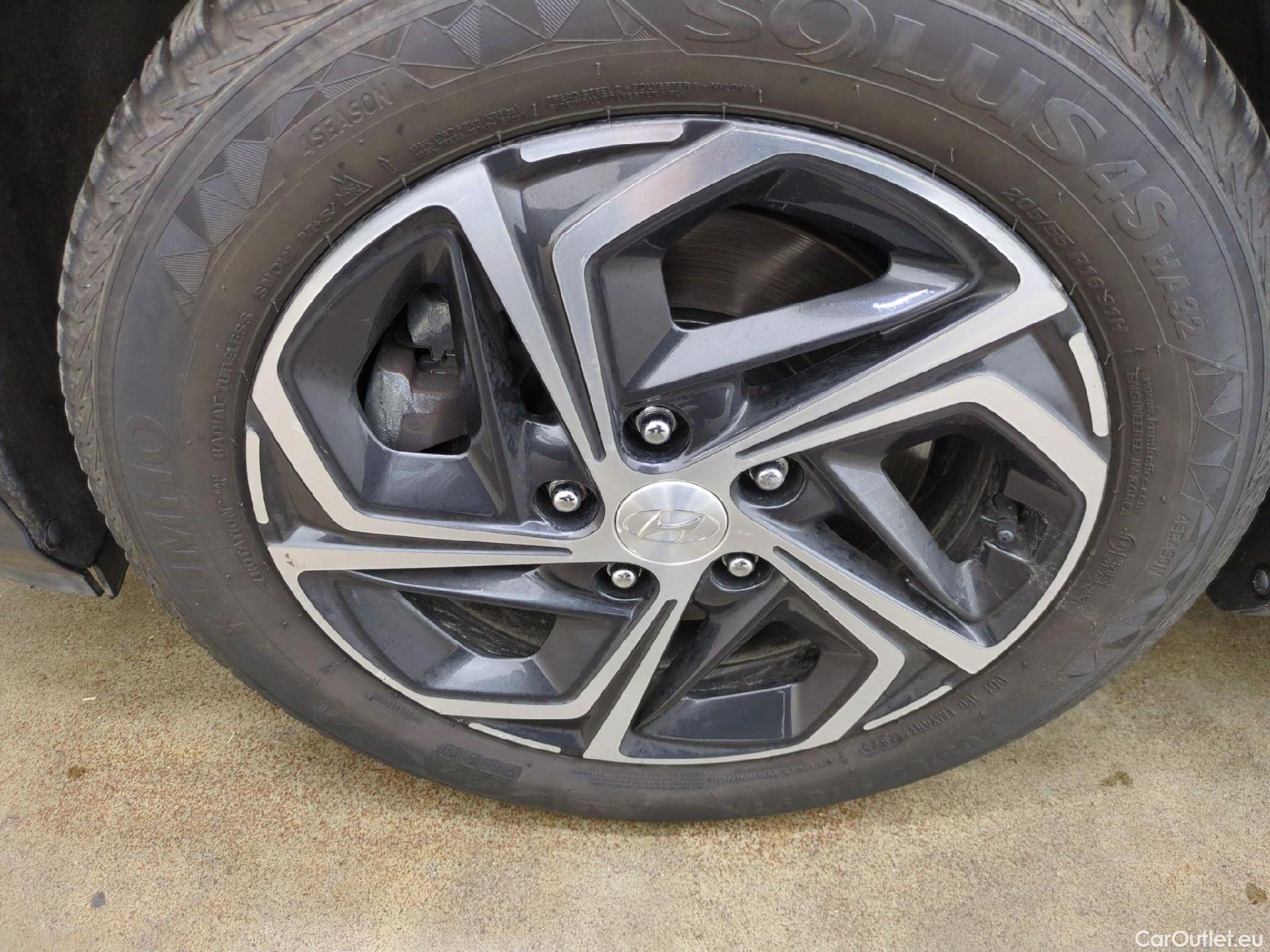  Hyundai  i30  Business 1.6 CRDi 115CV BVA7 E6d #12