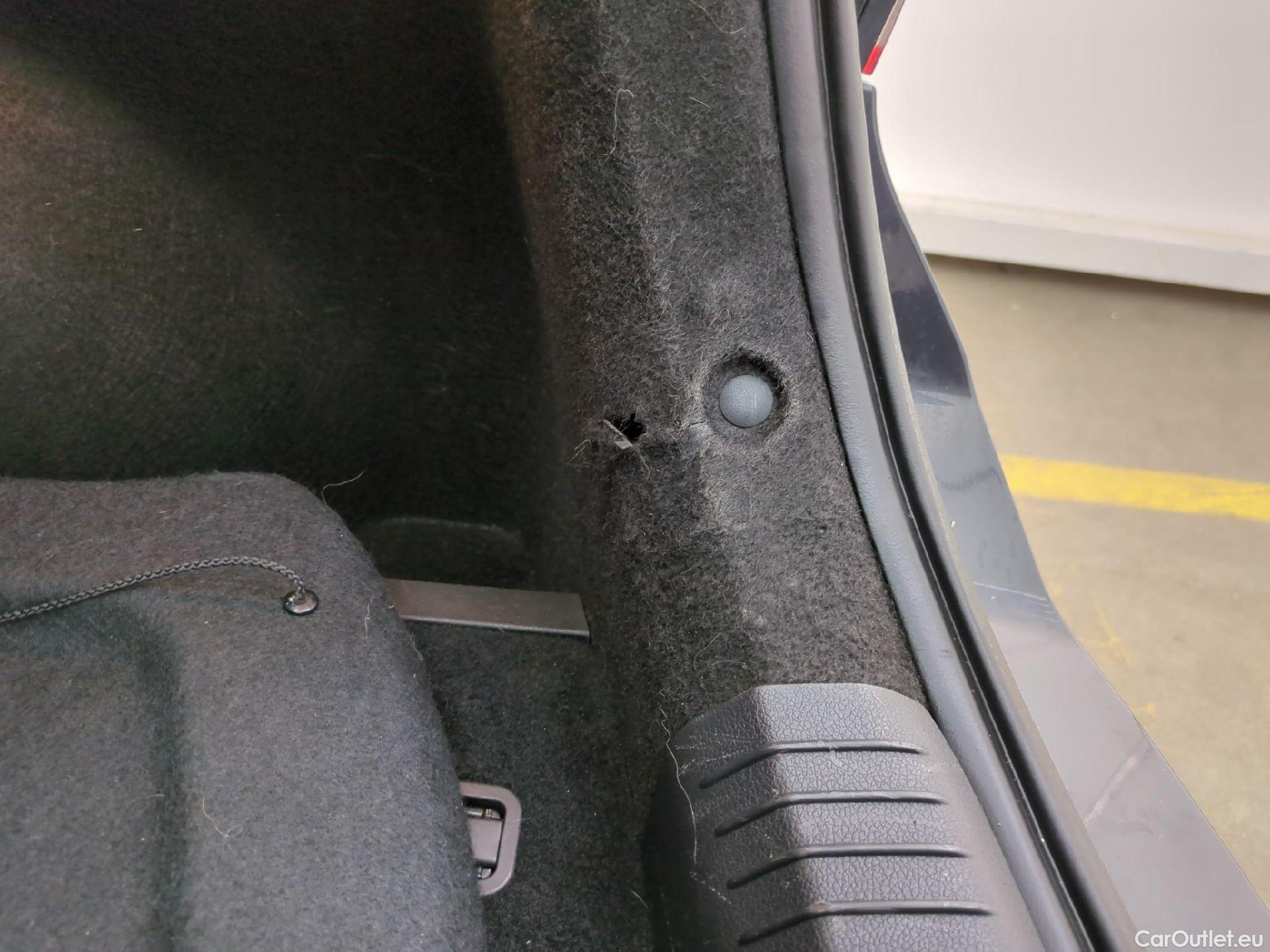  Hyundai  i30  Business 1.6 CRDi 115CV BVA7 E6d #8