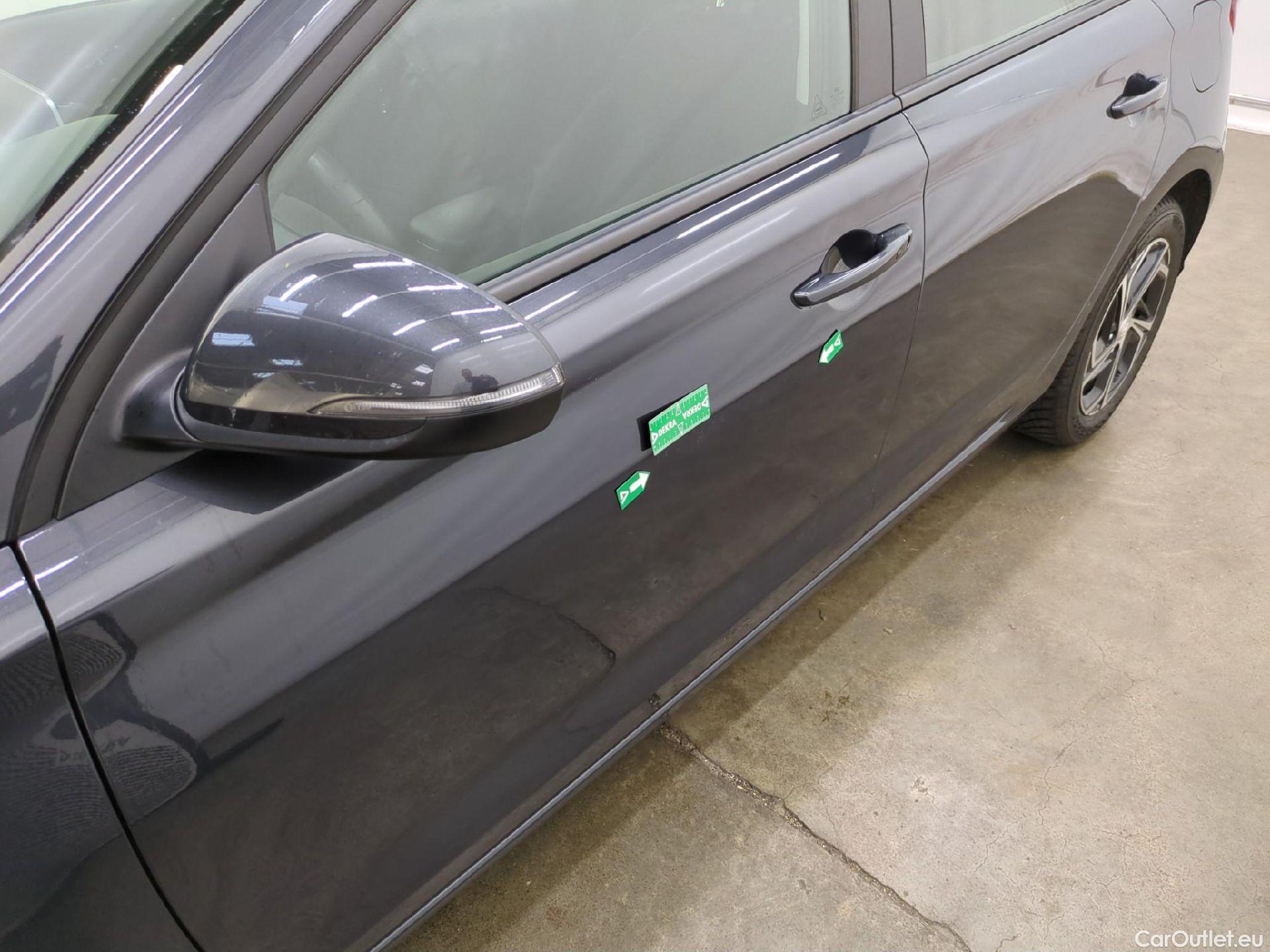  Hyundai  i30  Business 1.6 CRDi 115CV BVA7 E6d #32