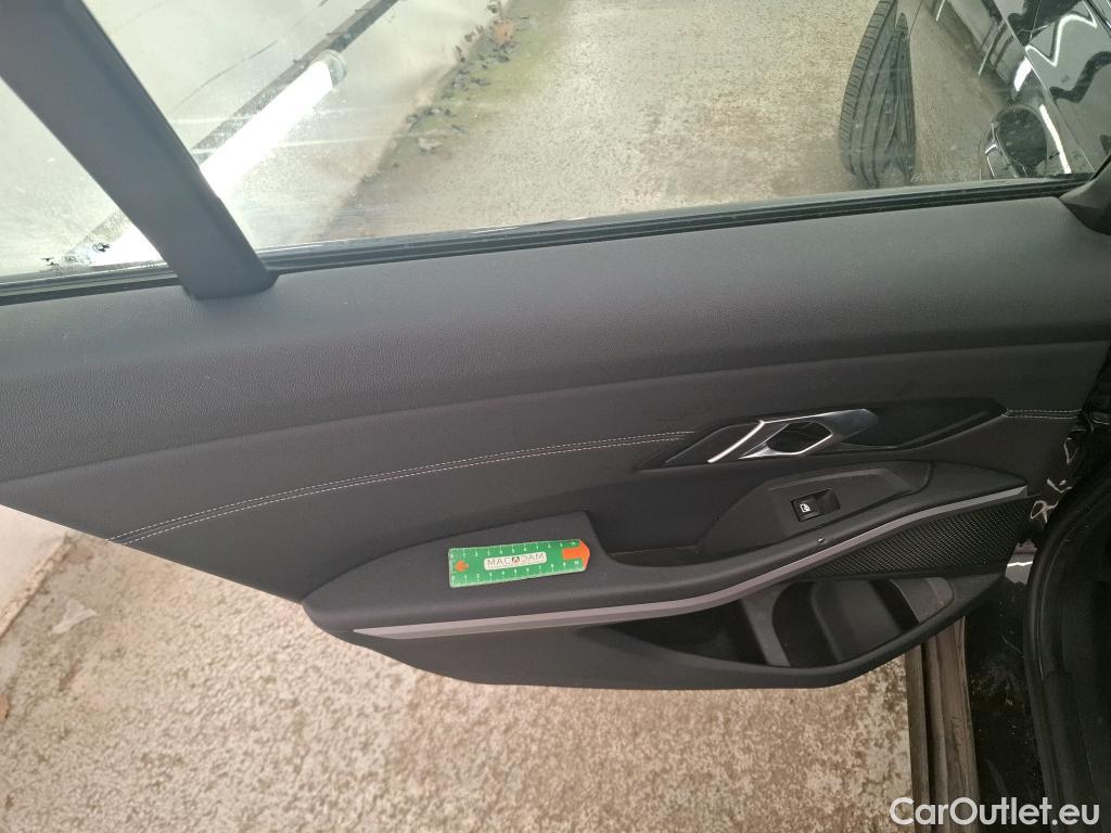  Bmw  Serie 3 BMW Série 3 Touring / 2022 / 5P / Break 316d 122ch Business Design BVA8 #3