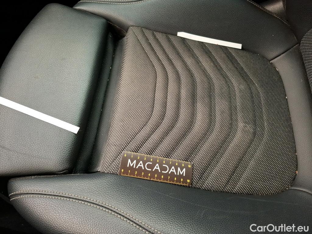  Mercedes  A-Klasse MERCEDESBENZ Classe A Compact  2018  5P  Berline A 180 d Business Line #25