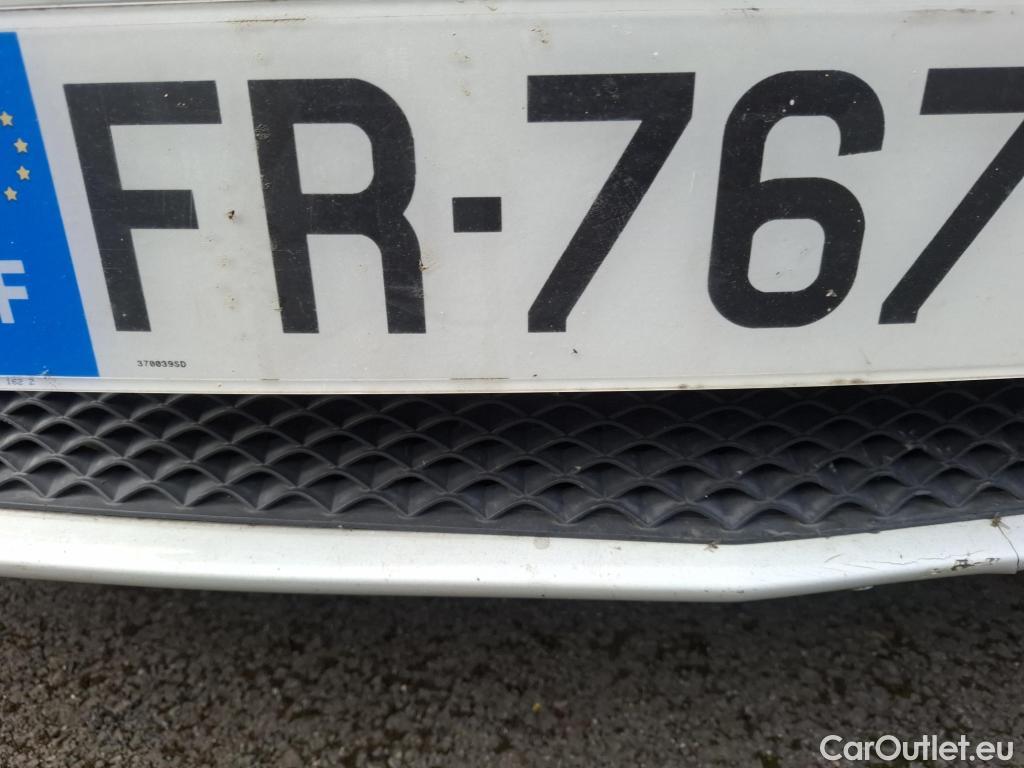  Mercedes  A-Klasse MERCEDESBENZ Classe A Compact  2018  5P  Berline A 180 d Business Line #33