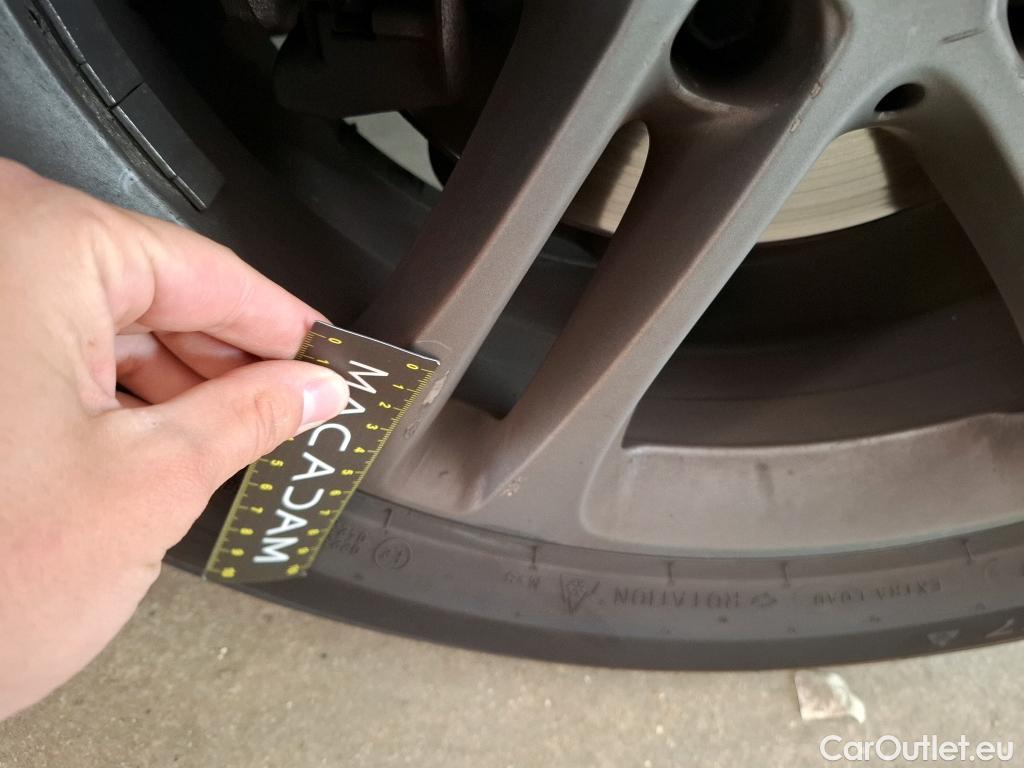  Mercedes  A-Klasse MERCEDESBENZ Classe A Compact  2018  5P  Berline A 180 d Business Line #32