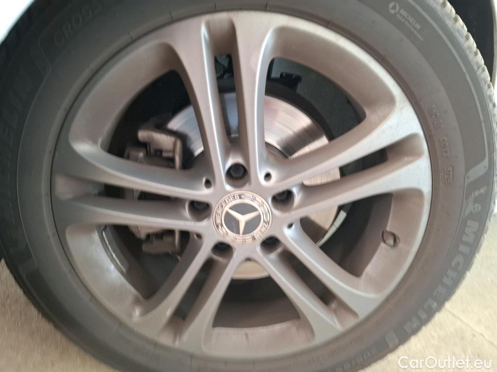  Mercedes  A-Klasse MERCEDESBENZ Classe A Compact  2018  5P  Berline A 180 d Business Line #31