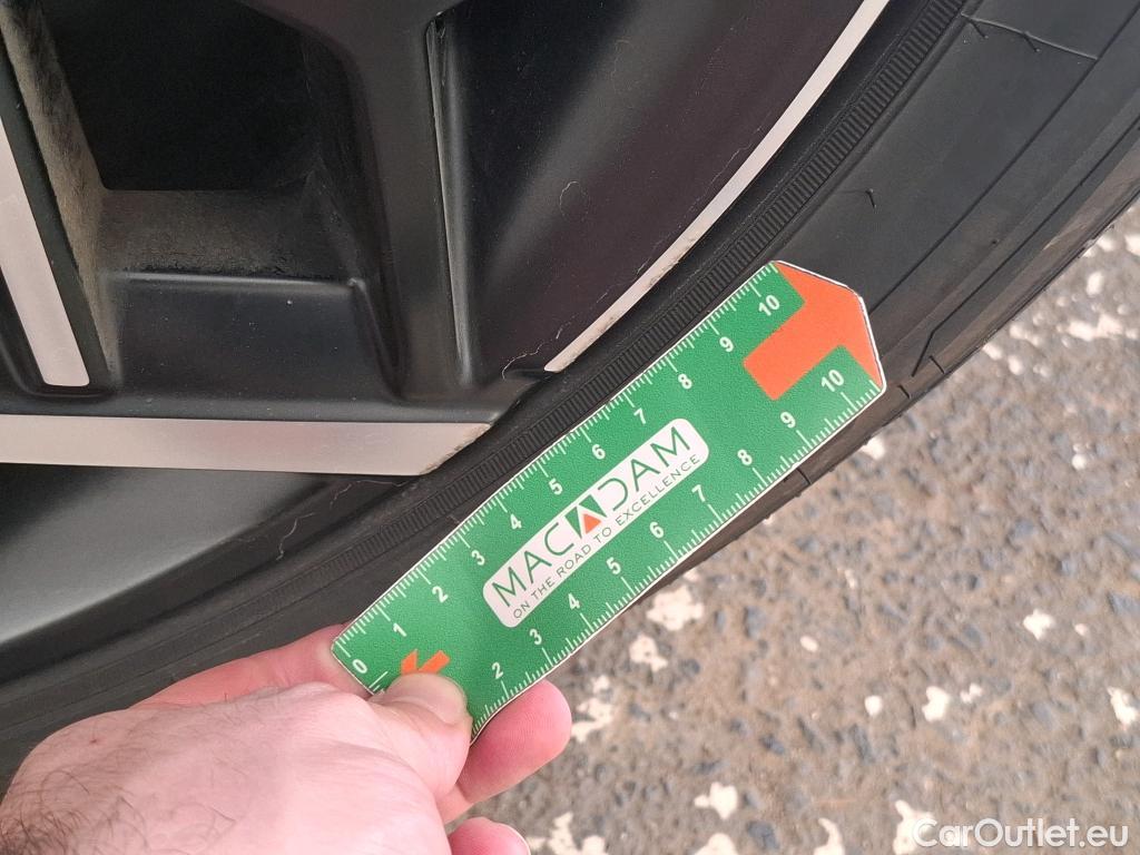  Hyundai  Tucson HYUNDAI  / 2020 / 5P / SUV 1.6 HYBRID 230 N LINE EXECUTIVE #9