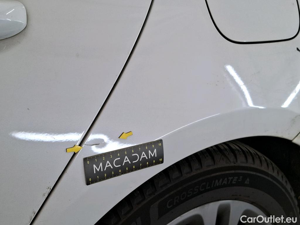  Mercedes  A-Klasse MERCEDESBENZ Classe A Compact  2018  5P  Berline A 180 d Business Line #24