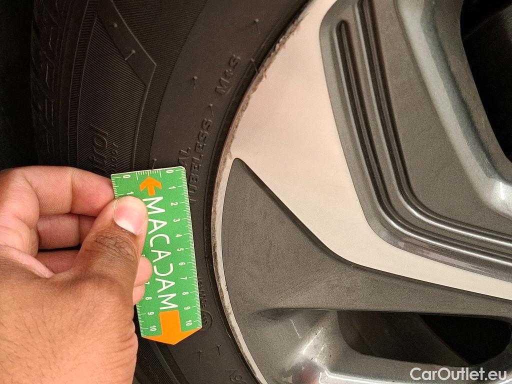  Hyundai  Konna Kona Business Hybrid 2WD 1.6 GDI 140CV BVA6 E6d #9