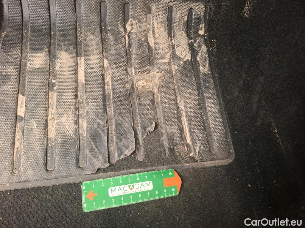  Peugeot  208  Allure Pack 1.2 PureTech 100CV BVA8 E6d #2