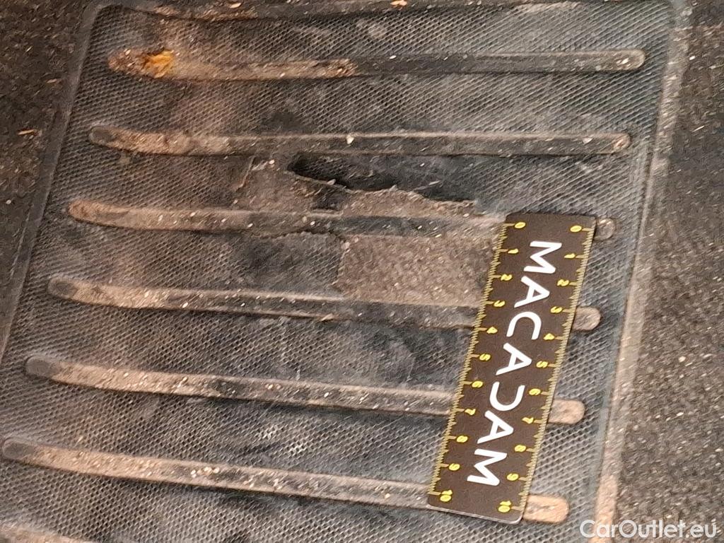  Peugeot  208  Allure Business 1.2 PureTech 100CV BVM6 E6d #32