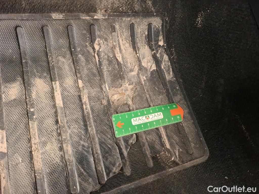  Peugeot  208  Allure Pack 1.2 PureTech 100CV BVA8 E6d #3