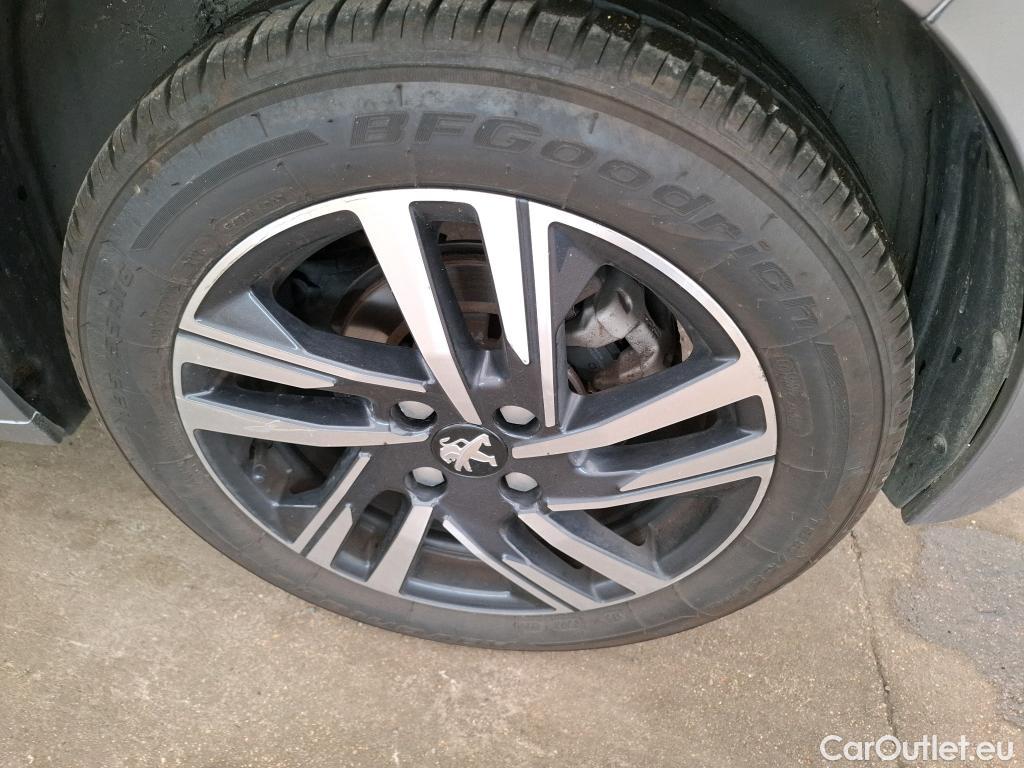  Peugeot  208  Allure Business 1.2 PureTech 100CV BVM6 E6d #38