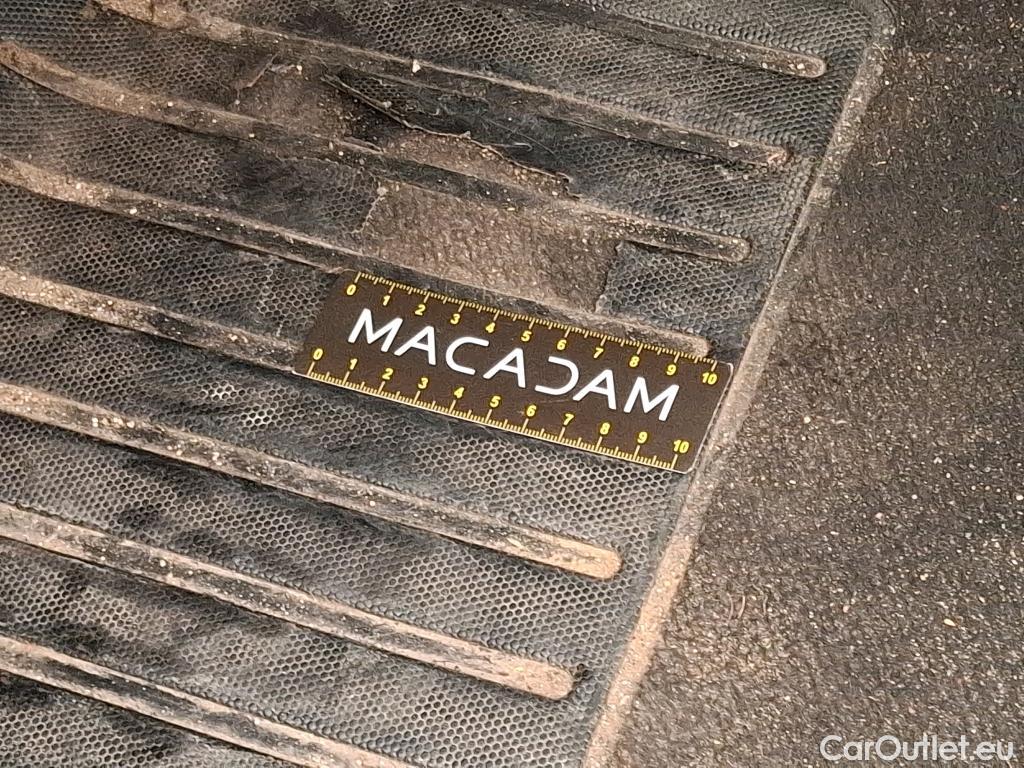  Peugeot  208  Allure Business 1.2 PureTech 100CV BVM6 E6d #31