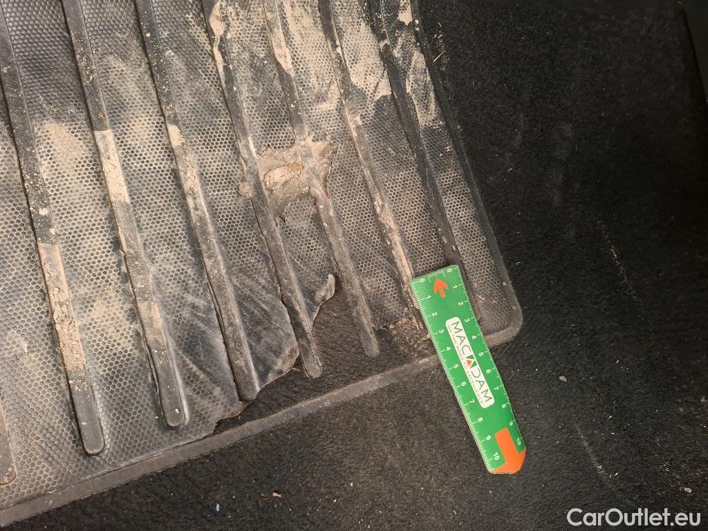  Peugeot  208  Allure Pack 1.2 PureTech 100CV BVA8 E6d #5