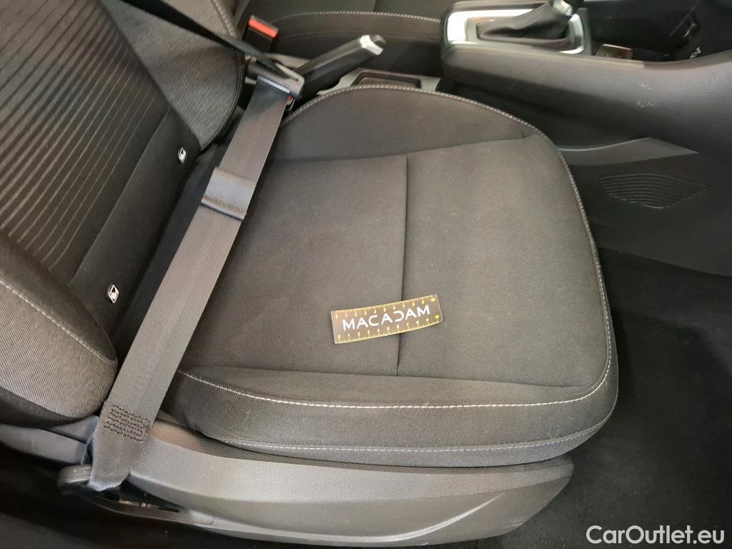  Renault  Captur  II Business 1.5 dCi 115CV BVA7 E6dT #17