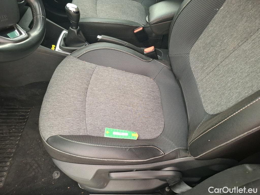  Renault  Captur  Intens 1.5 dCi 90CV BVM5 E6 #18