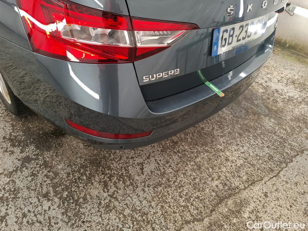  Skoda  Superb SKODA  Combi / 2019 / 5P / Break 1.4 TSI PHEV 218ch DSG6 Business #9