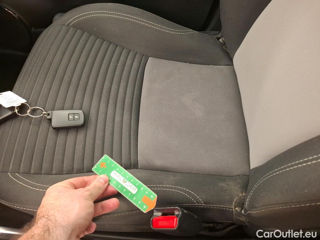  Toyota  Yaris TOYOTA  5p Berline 110 VVT-i France Business #16