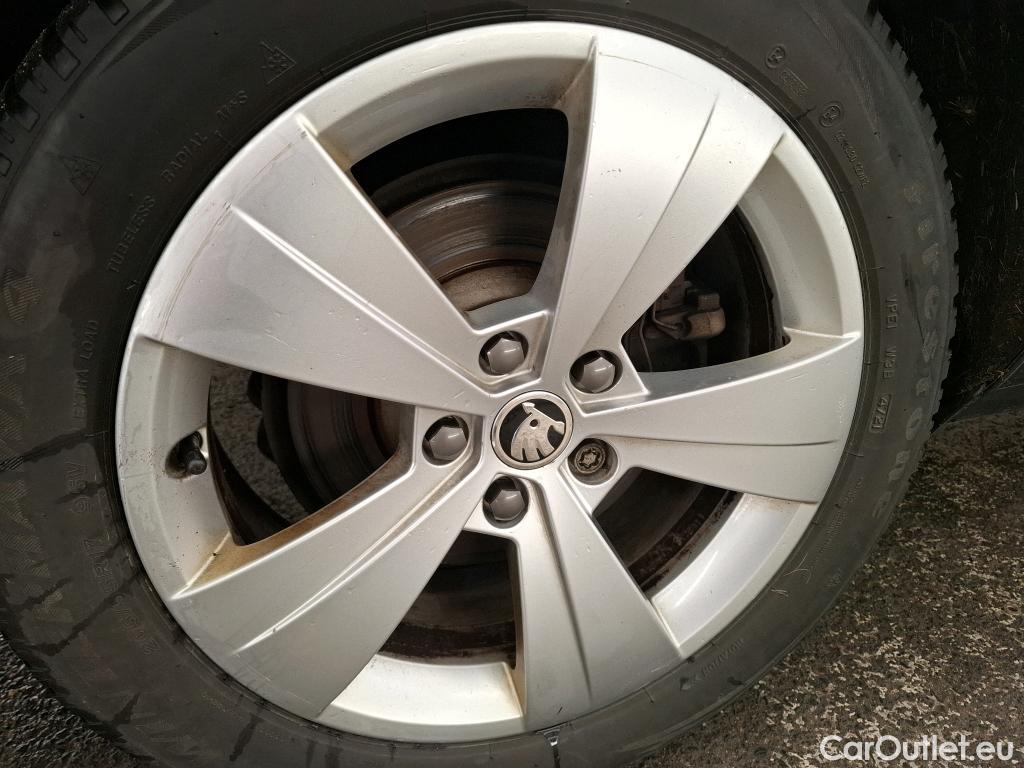  Skoda  Superb SKODA  Combi / 2019 / 5P / Break 1.4 TSI PHEV 218ch DSG6 Business #25