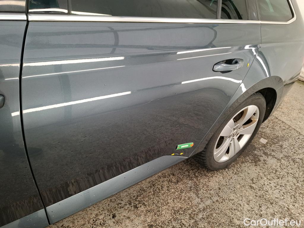  Skoda  Superb SKODA  Combi / 2019 / 5P / Break 1.4 TSI PHEV 218ch DSG6 Business #5