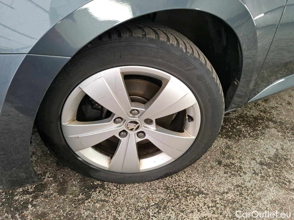  Skoda  Superb SKODA  Combi / 2019 / 5P / Break 1.4 TSI PHEV 218ch DSG6 Business #38