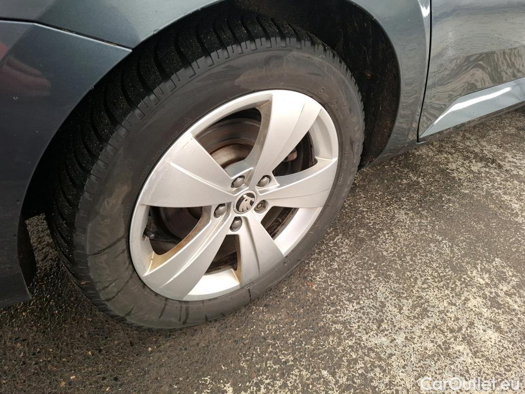  Skoda  Superb SKODA  Combi / 2019 / 5P / Break 1.4 TSI PHEV 218ch DSG6 Business #24