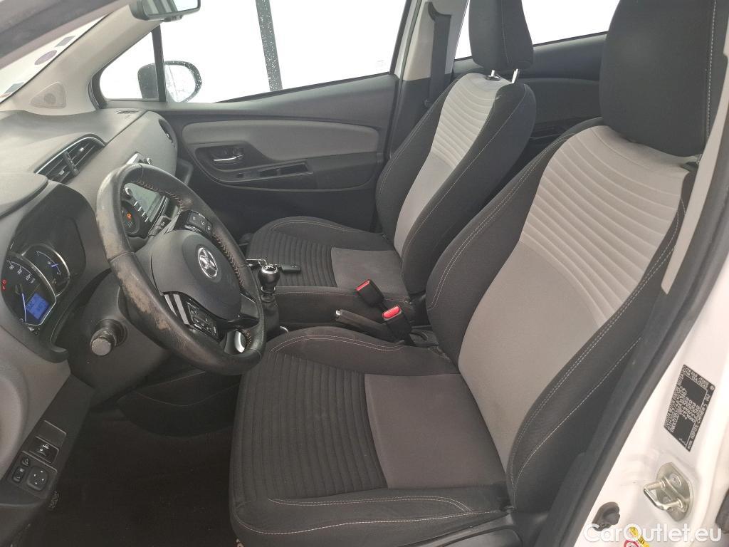  Toyota  Yaris TOYOTA  5p Berline 110 VVT-i France Business #13