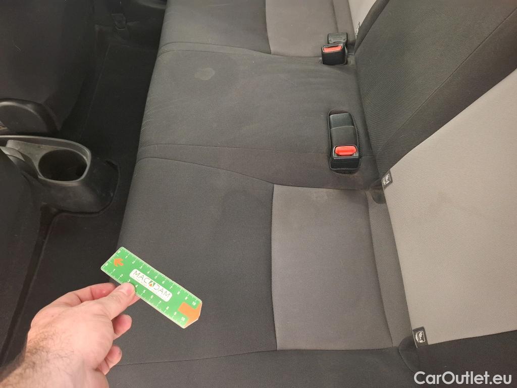  Toyota  Yaris TOYOTA  5p Berline 110 VVT-i France Business #17