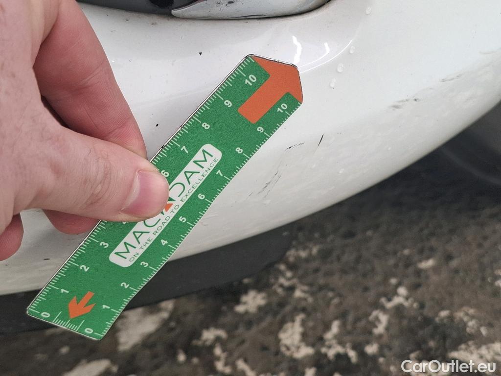  Toyota  Yaris TOYOTA  5p Berline 110 VVT-i France Business #9