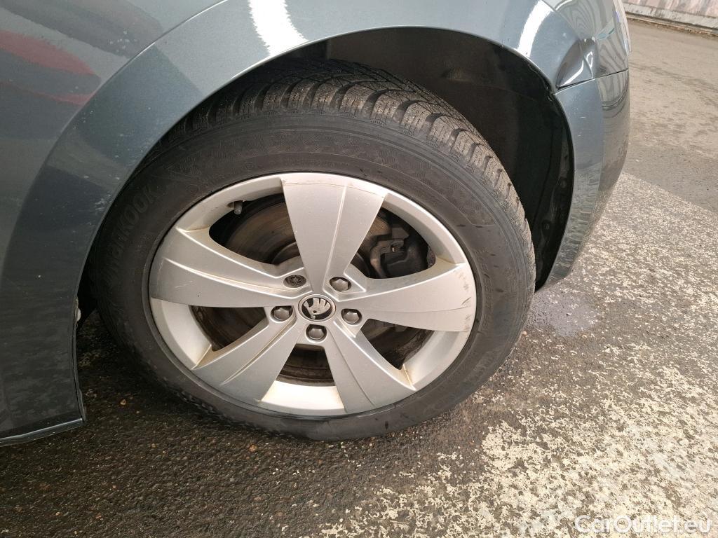  Skoda  Superb SKODA  Combi / 2019 / 5P / Break 1.4 TSI PHEV 218ch DSG6 Business #44