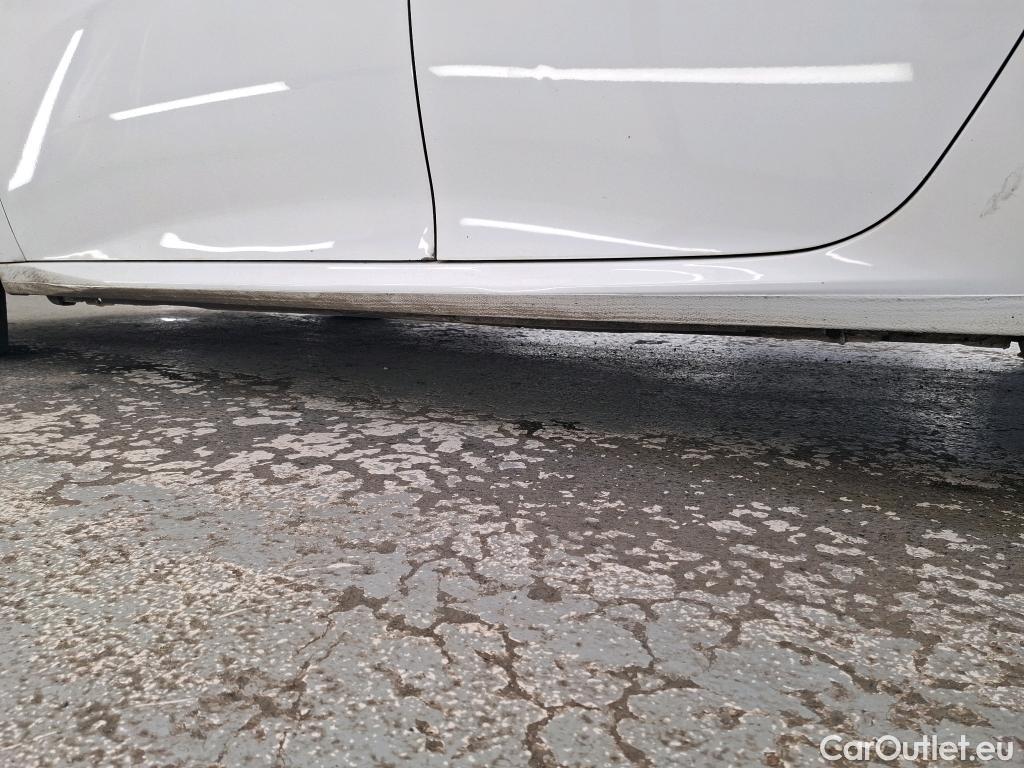  Peugeot  208  Premium 1.5 HDi 100CV BVM6 E6d #46