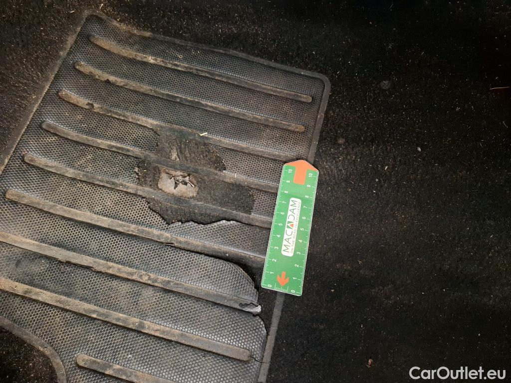  Peugeot  208  Premium 1.5 HDi 100CV BVM6 E6d #9