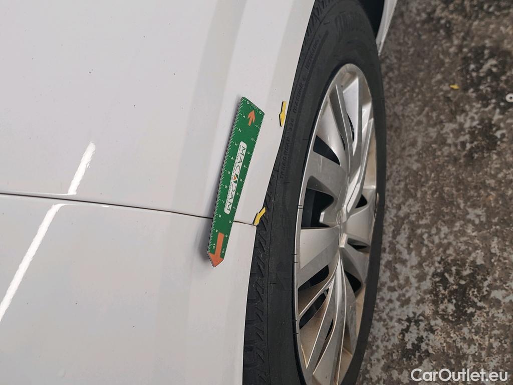  Peugeot  208  Premium 1.5 HDi 100CV BVM6 E6d #2